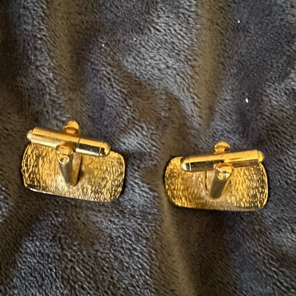 Luxor vintage black and gold unique cuff links. Antique car embossed in gold. - Picture 5 of 8
